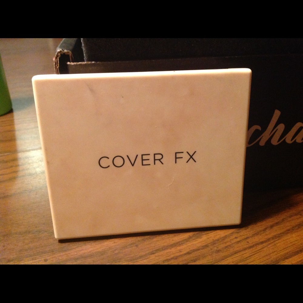 Cover Fx highlighter, contour,